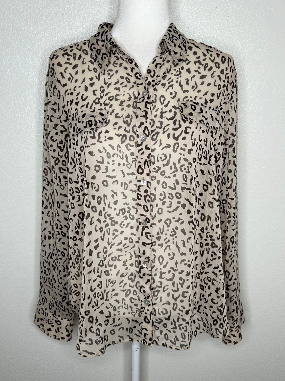 Chicos Womens Beige Leopard Animal Print Chiffon Button-Up Top Blouse Size 2/ L
